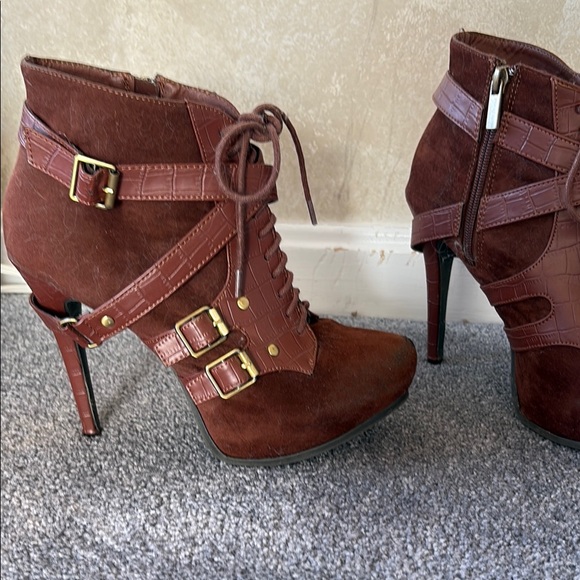 Women’s platform booties size 8 1/2. Details in pictures - Picture 1 of 6